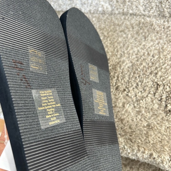 NWT J. Crew Embroidered American Flag Patriotic Flip Flops. Size 7. Summer. - Picture 6 of 9